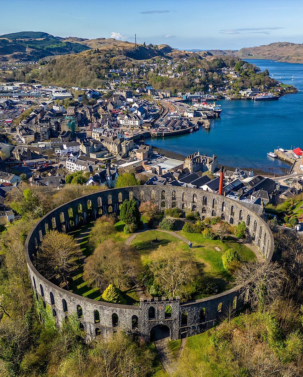 Oban from a different perspective 😍🏔️ A visit to McCaig's tower is a must-do when visiting #Oban – followed by tasting some of the Scotland's freshest seafood. Have you been? 📷 @hawkayescotland Discover more things to see & do here 👇 hubs.li/Q02sG1d50 #WildAboutArgyll