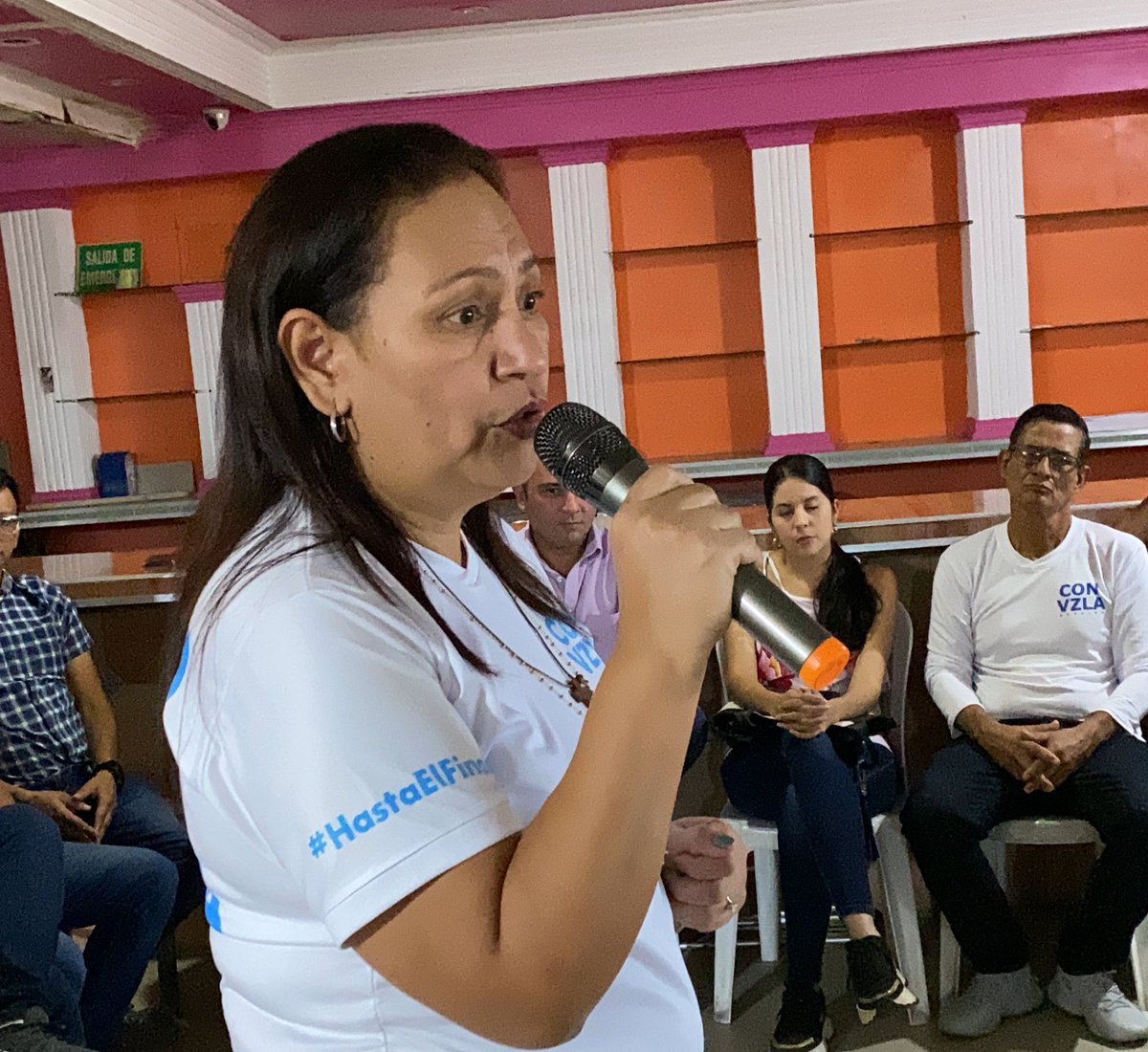 #EnFotos| Asamblea de Ciudadanos en Nueva Bolivia municipio Tulio Febres Cordero.

¡Esta es una lucha espiritual y por eso la vamos a ganar!

Con @MariaCorinaYA y @EdmundoGU #HastaElFinal.