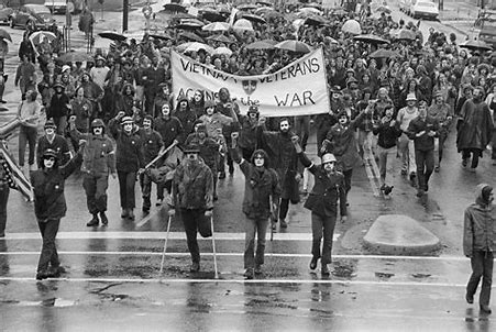 ベトナム戦争が終わったのもデモから始まった！