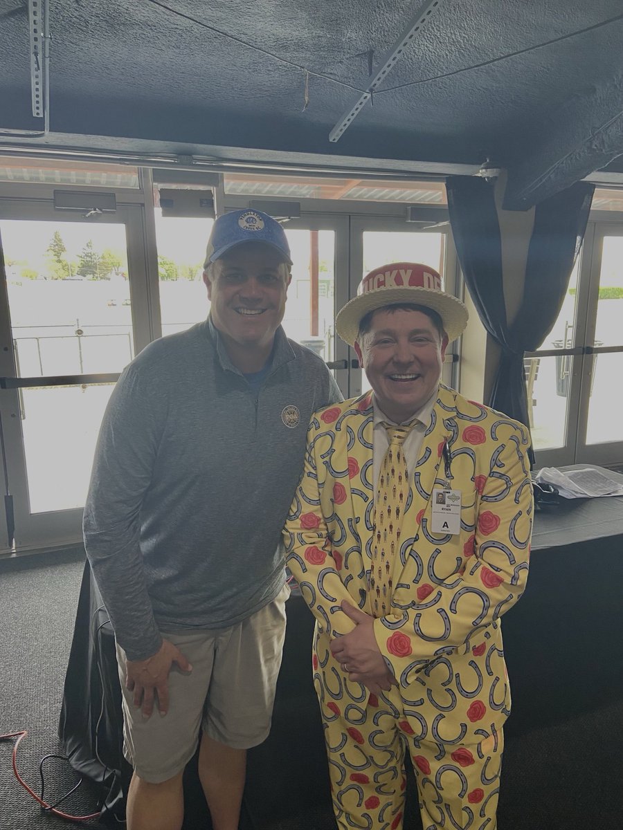 I’m with the best dressed man on Derby Day! Join us live on ⁦@WGR550⁩ as we broadcast from ⁦@BataviaDowns⁩, as ⁦@RyanH7681⁩ will join me throughout the show. Plus ⁦@PatWGR⁩ at 3:05pm and ⁦@thadbrown7⁩ at 4:05pm. Tune in! 🐎