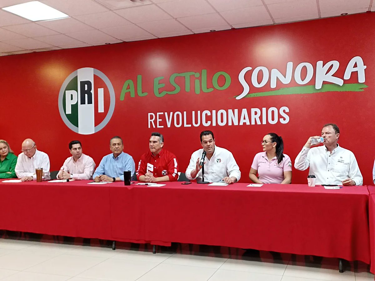 Nuestro Presidente @HectorMedranooo asistió a la reunión de trabajo con sectores, organizaciones y candidatos del PRI Sonora con @alitomorenoc, Presidente del @PRI_Nacional #IRHSonora 🙌 @seguidores