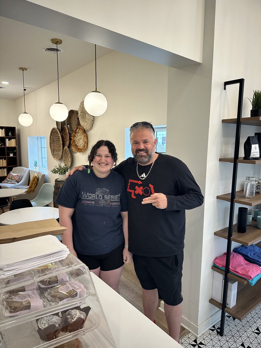Thanks <a href="/CoachMattRhule/">Matt Rhule</a> for stopping by, you made their morning! 

#overhereontherightwithuhrhulehere #helikeshislatteshot “thebeanerycoffee #rhuleroast #coffee #huskers #nebraskafootball