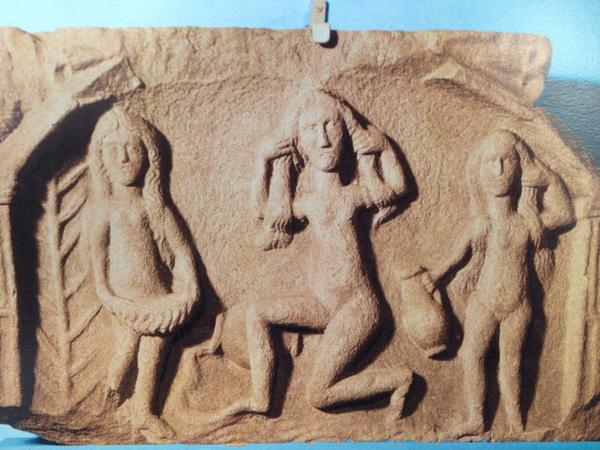 While the hair reminds me of Venus of High Rochester (in the Great North Hancock Museum) 
x.com/GNM_Hancock/st…