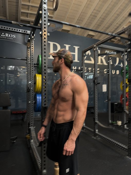 🦍 🦍 https://t.co/GT5LJRayyQ