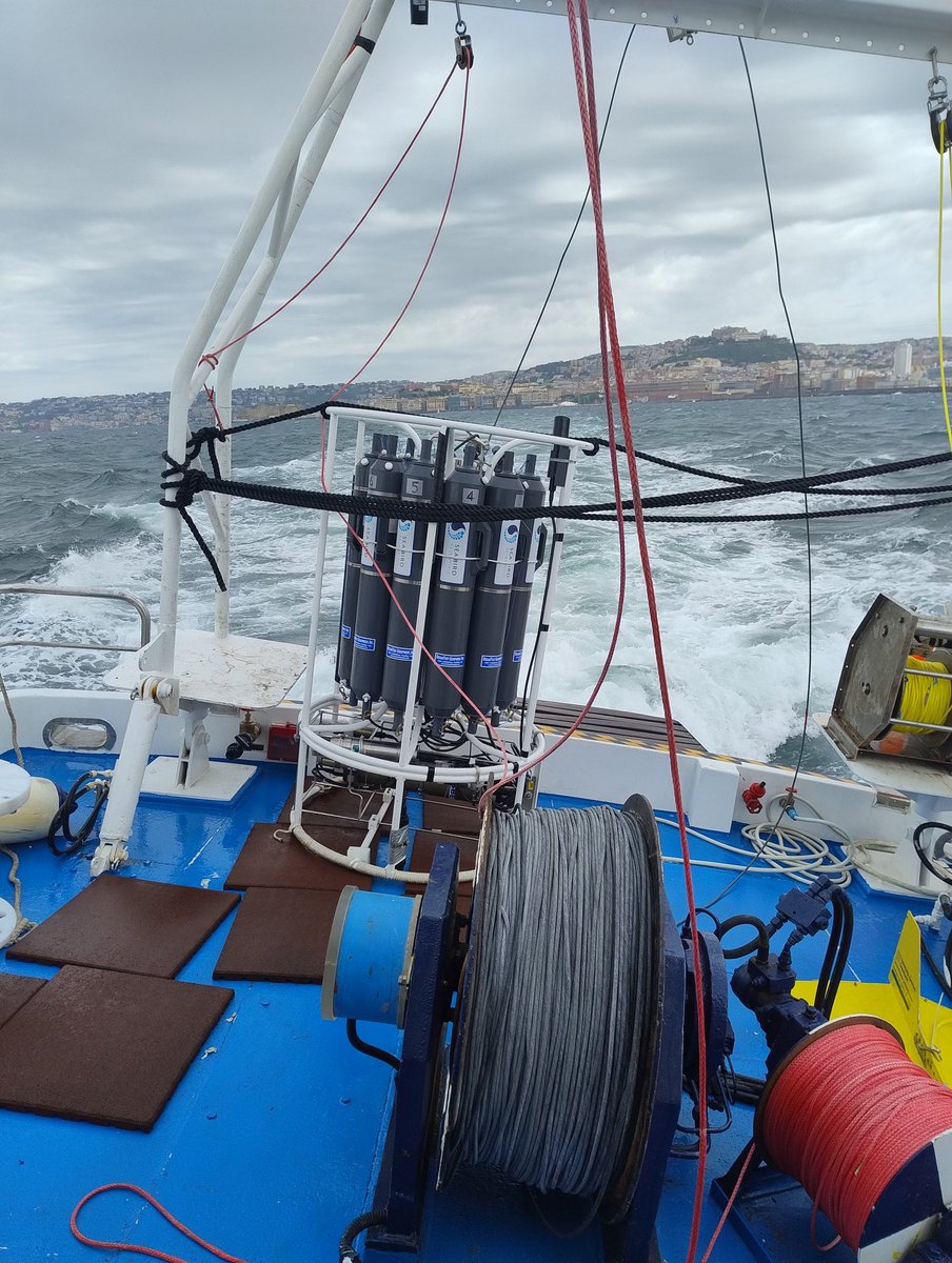 SPiccolroaz's tweet photo. Fantastic week aboard Vega Uno in the #GulfOfNaples with colleagues from @SznDohrn and @HereonHelmholtz 
Physical, biological and chemical measurements to better understand coastal submesoscale processes in this wonderful sea! 🌊🐟🛥️ https://t.co/j7wos2nRBp