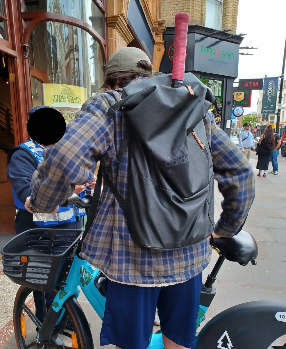 Today officers have been out on Earls Court Road with @RBKC issuing fines to anyone seen to be breaching the PSPO that is now in place across the ward. Fines issued today for breaches including riding bicycles on the footpath and begging.