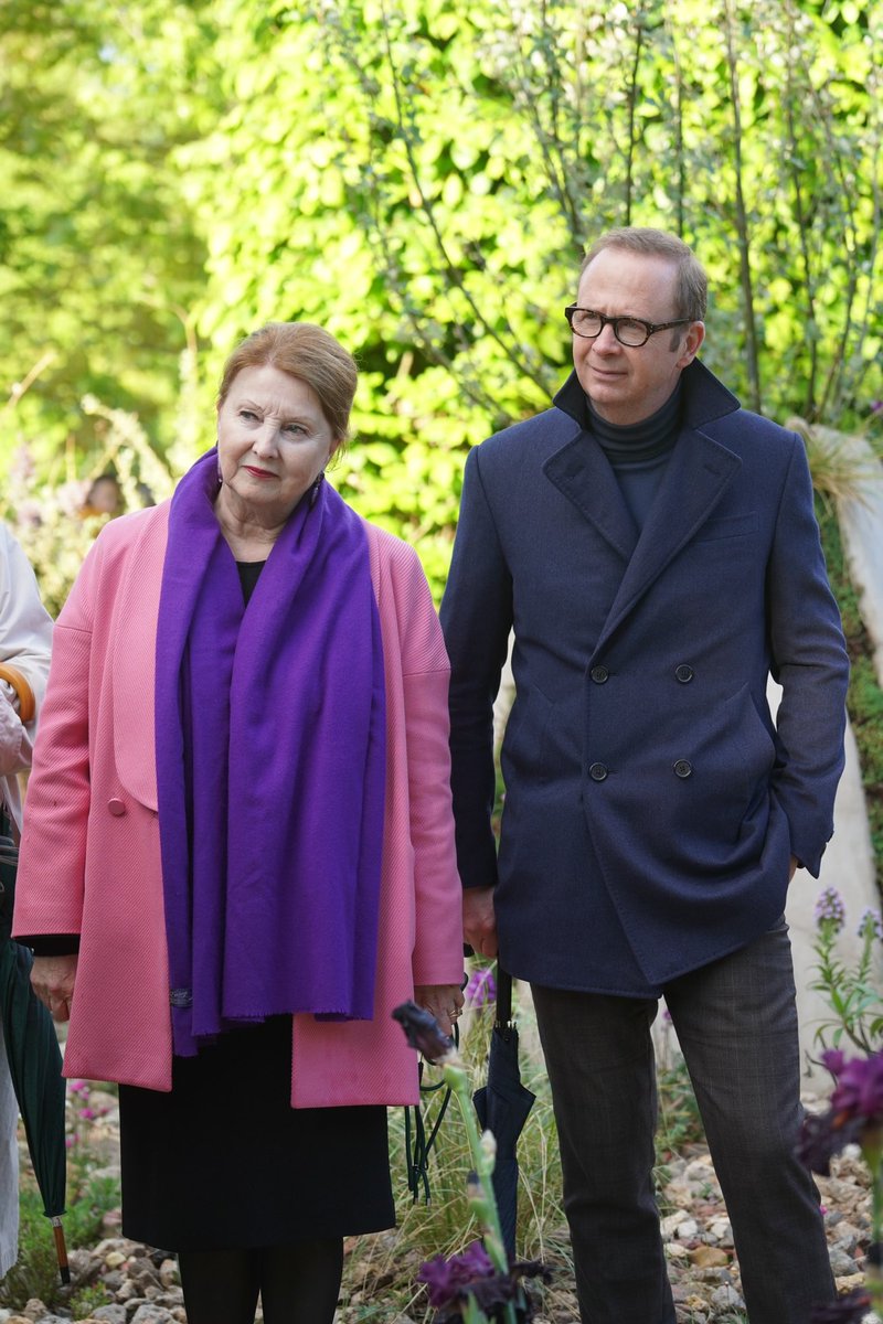 @xavierpelletier, Préfet de #LoiretCher, a participé à l'inauguration du Festival International des jardins de Chaumont-sur-Loire, en présence de Sophie Brocas,@Prefet45_Centre, de @fbonneau, Président de  @RCValdeLoire, de Chantal Colleu-Dumond, directrice du Festival. 🌷