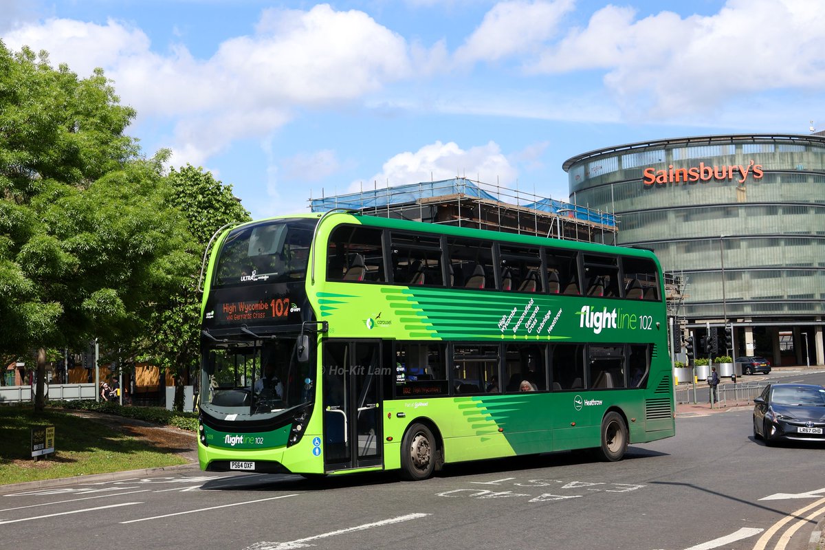 The Flightline brand expands! @CarouselBus 609 (SC64OXF) is pictured in High Wycombe as it finishes a trip from Heathrow on the 102. The Flightline brand now includes routes 102 (CB), 702 (TV) & 730/731 (N&D) creating a new brand identity for routes operating to/from Heathrow.