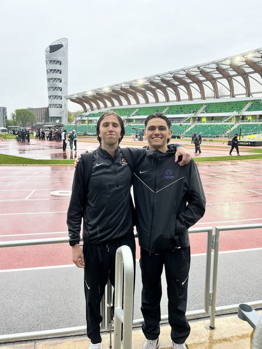 About as full circle as it gets. High school teammates finally getting to race one another in college at Hayward feels pretty damn cool. Wouldn’t be here without <a href="/lrprlinda/">Linda Reid</a> @sreidreporter <a href="/BrianKShapiro/">Brian Shapiro</a> and many many others! More to come! #skokings #gopilots