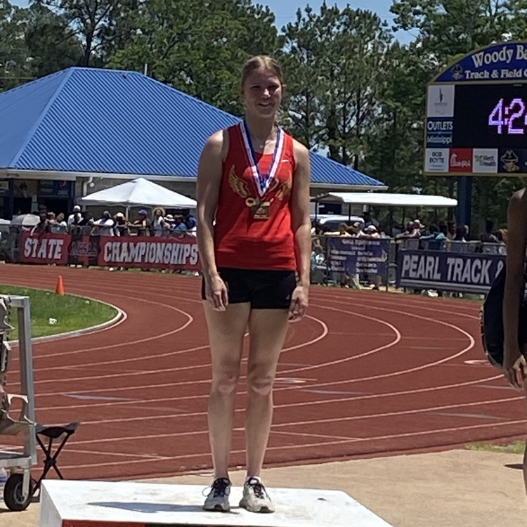 STATE CHAMP!
Congratulations to Ashlyn Hill on her first place finish in the high jump during the 5A state championships.
