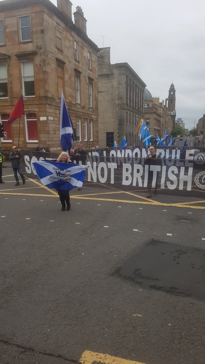 @AUOBNOW @CraigMcK_YBFSI @theSNP @UN Alba gu brath. I am Scottish, I am Gael. I am daughter of the Gael. One of best banners in #AUOBGlasgow march below as we marched up to Blythewood Square. Speaks for itself:)! GET UP OFF YOUR KNEES SCOTS MSPS, MPS @theSNP accorded power to get Scotland #ScottishIndependenceASAP