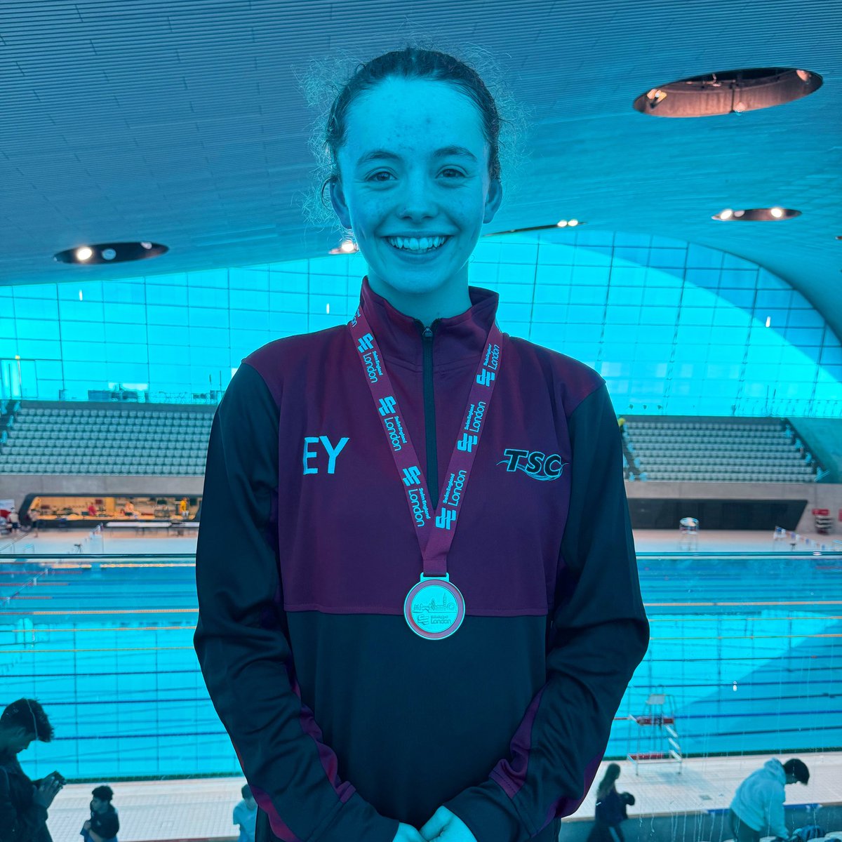 Well done to Evie, the new 200 Fly Regional Champion 🥇

A fantastic race, in a stellar time to take her first ever Regional title 👏🏻