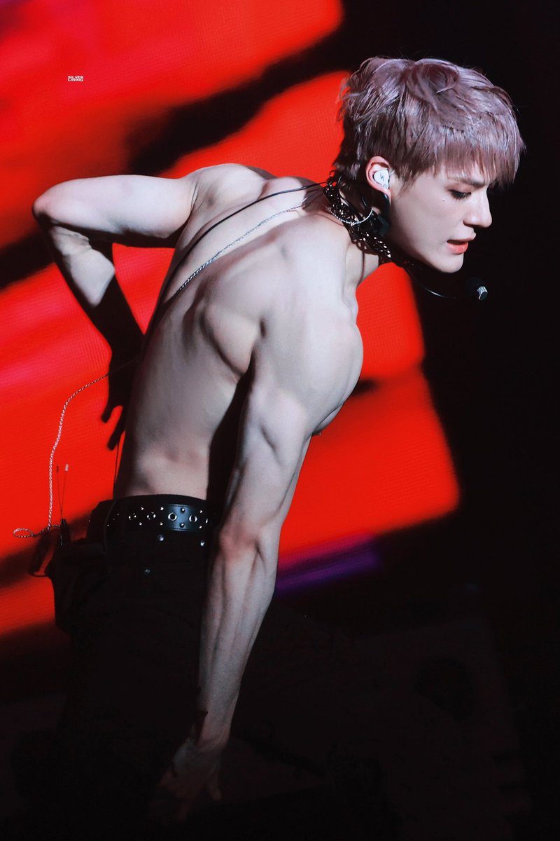 major respect to jeno because this body isn't made in a day but made with consistency, discipline and effort throughout the year🥹