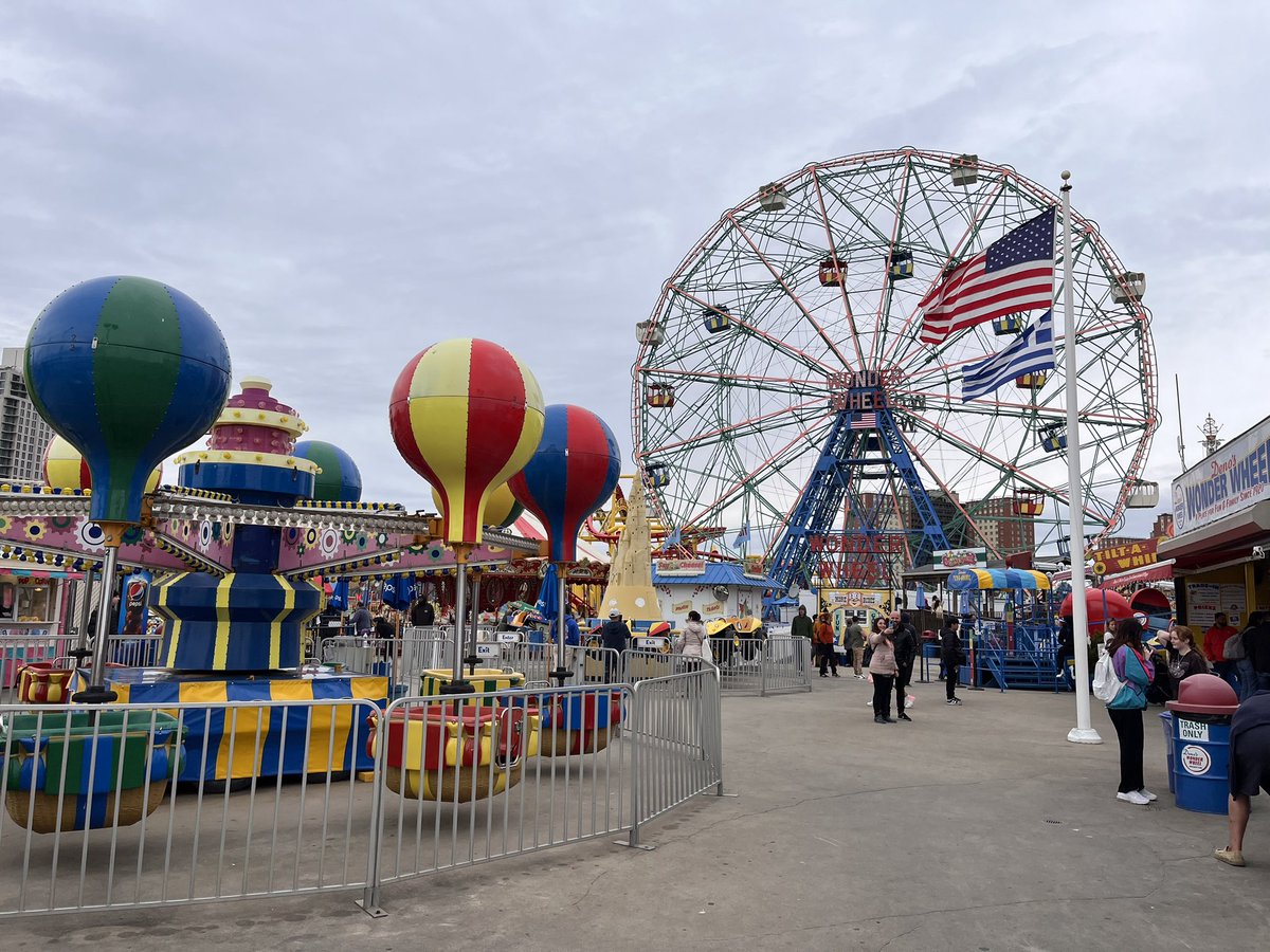 OMG…. Fantasy World #lunapark #coneyisland