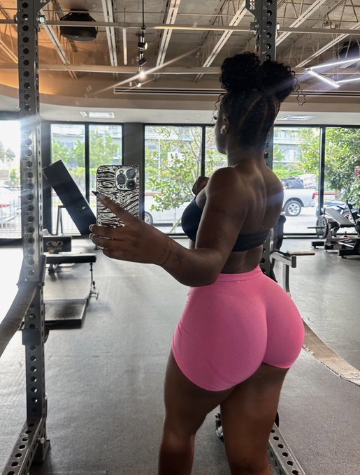 Watch m9ym9y's leaked NSFW photo on TwXstars