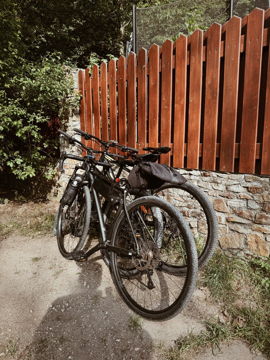 numicor's tweet image. Катанули на велах по окраинам Праги