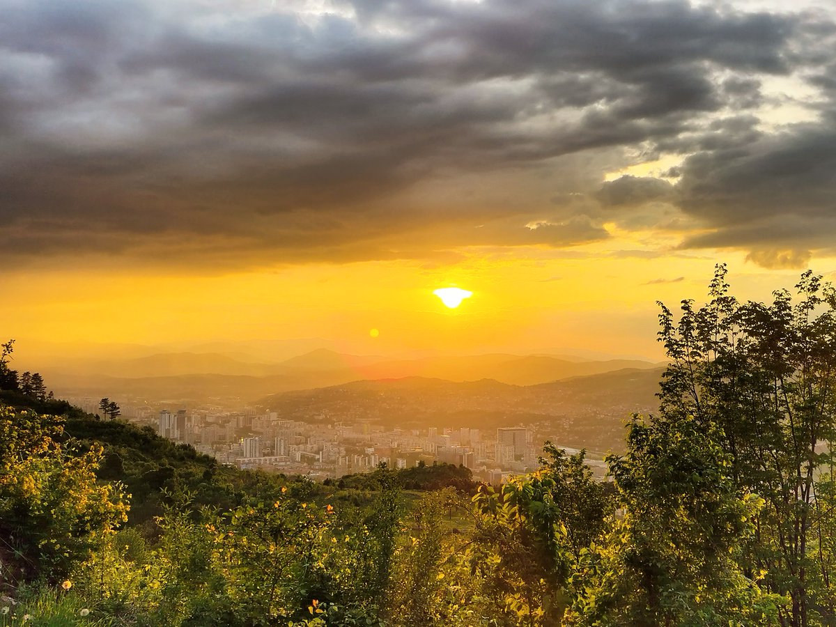 Sunset vibes over #Sarajevo this evening. What a fantastic city! 😍🇧🇦