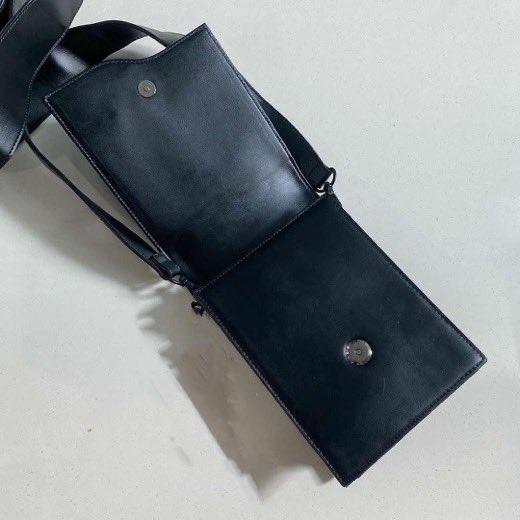 ส่งต่อกระเป๋าสพาย Jamie wander crossbody  phone bag  
ส่งต่อ 620 รวมส่ง (shop~2,000)
ขนาด 5.5*7.5“ 
#ส่งต่อกระเป๋า  #พรีออเดอร์เกาหลี #ส่งต่อtallulah #standoilส่งต่อ  #ส่งต่อกระเป๋ามือสอง #jamiewander #กระเป๋ามือสอง