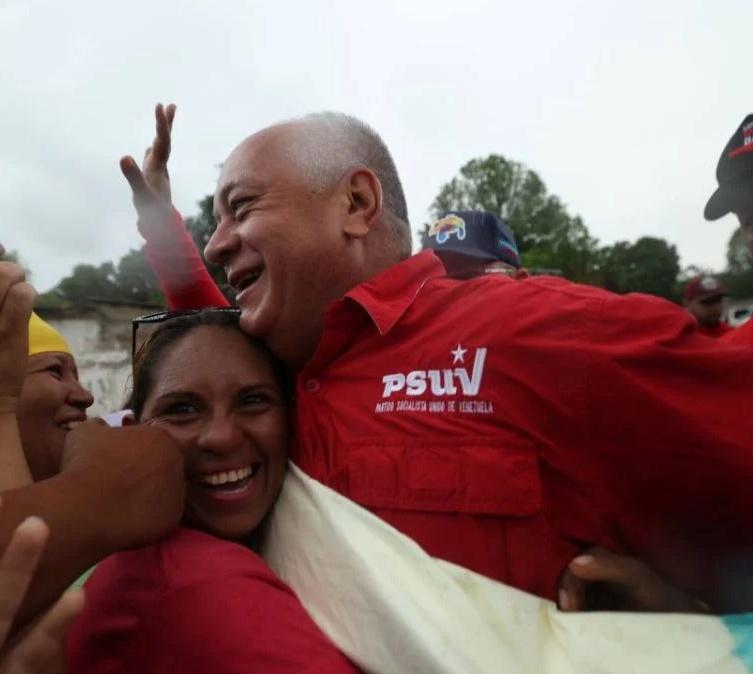 Díosdado Cabello R 🚩❤️🇻🇪 Caicara- MONAGAS. Más organización. Hoy los chavista estámos más unidos que nunca. @dcabellor @PartidoPSUV