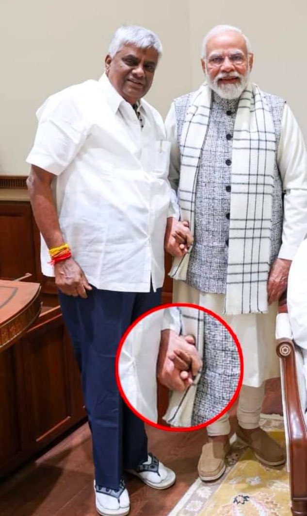 #PrajwalSexGate 
Molester HD Revanna is arrested by Karnataka SIT.
Modi shared stage asked for votes  for Rapist #PrajwalRevanna during second phase of election #LokSabhaElection2024