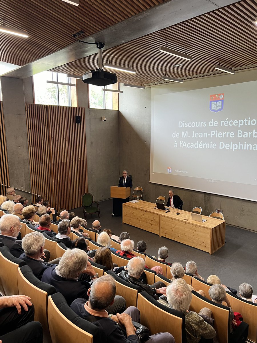 Admis au sein de l'Académie Delphinale, fondée en 1772 pour promouvoir les arts et la culture au cours de l'ancienne province du Dauphiné, et au-delà. Ému et honoré, je continuerai à porter et défendre la culture qui est notre force, qui fonde et détermine notre identité. Merci.