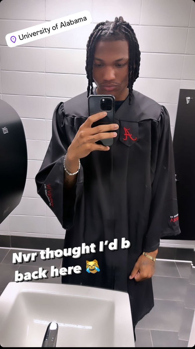 #Eagles CB Eli Ricks went back to Alabama to get his degree Congratulations Eli 🦅 📸: eliasricks - IG