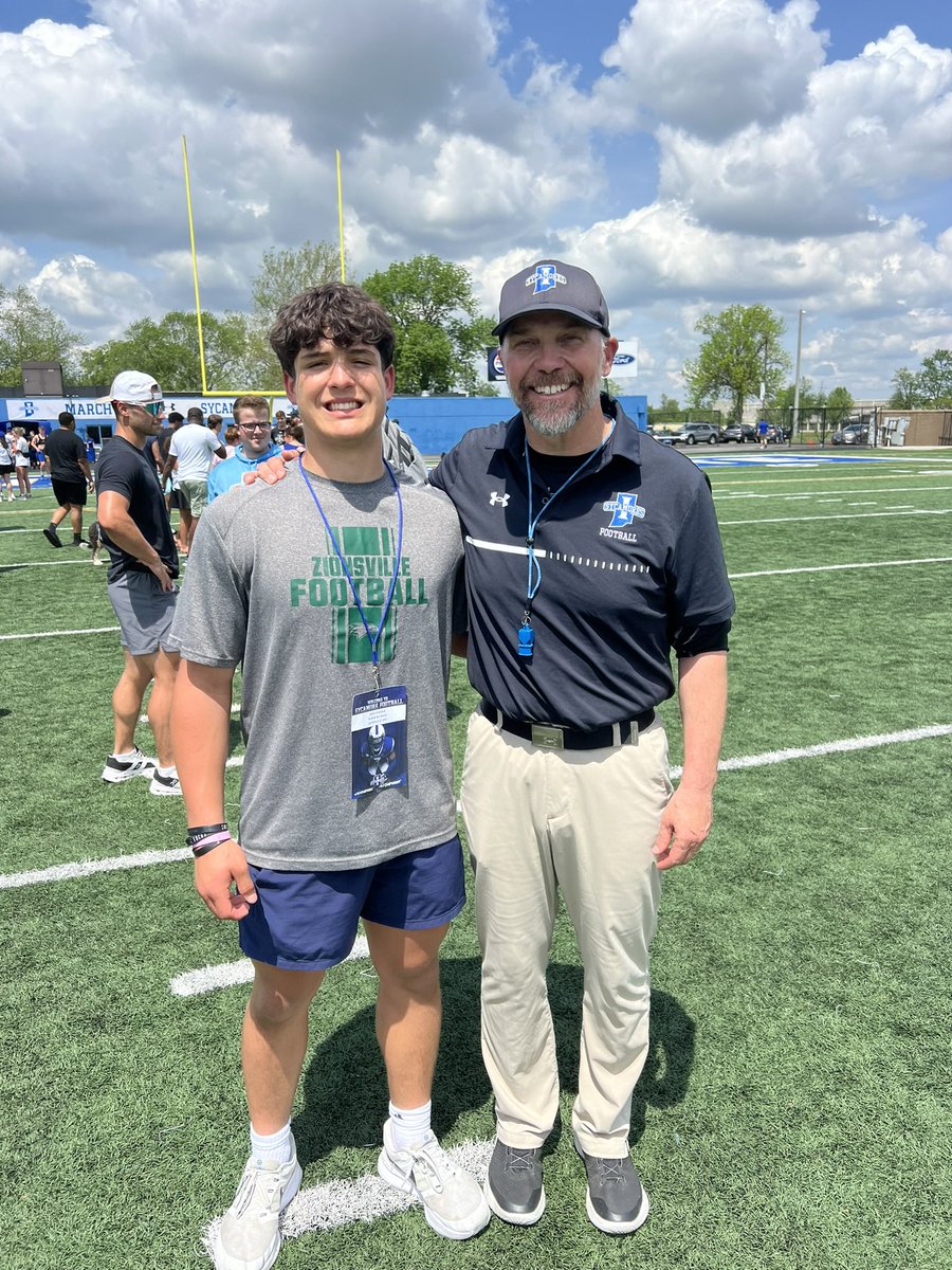 Had a fun time being at @IndStFB for a 2nd time. Thanks for the invite @AndrewBementISU! @CoachTurnquist @Coach_Cush @CoachMillz_ @ZionsvilleFB @CmalryMallory @FBCoachMitch @COACHCOFFER