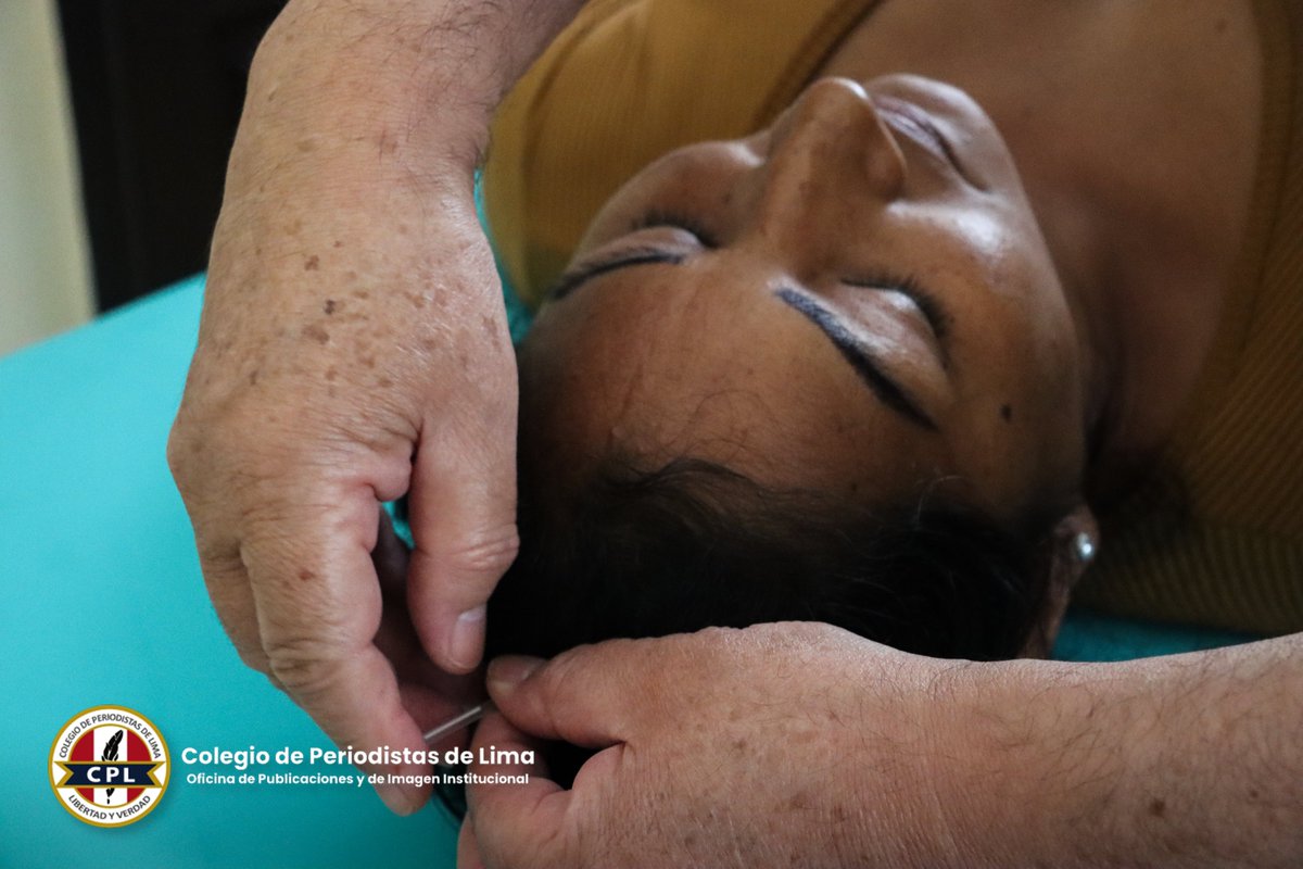 CPLimaPe's tweet photo. #CPL | Periodistas, comunicadores y sus familiares participaron de nuestra primera campaña médica de acupuntura, en virtud del reciente convenio suscrito con el instituto “Sano y Bueno”.

Aquí las mejores postales de la actividad.  📸

#AhoraEsElCambio https://t.co/KyFvBA74eL