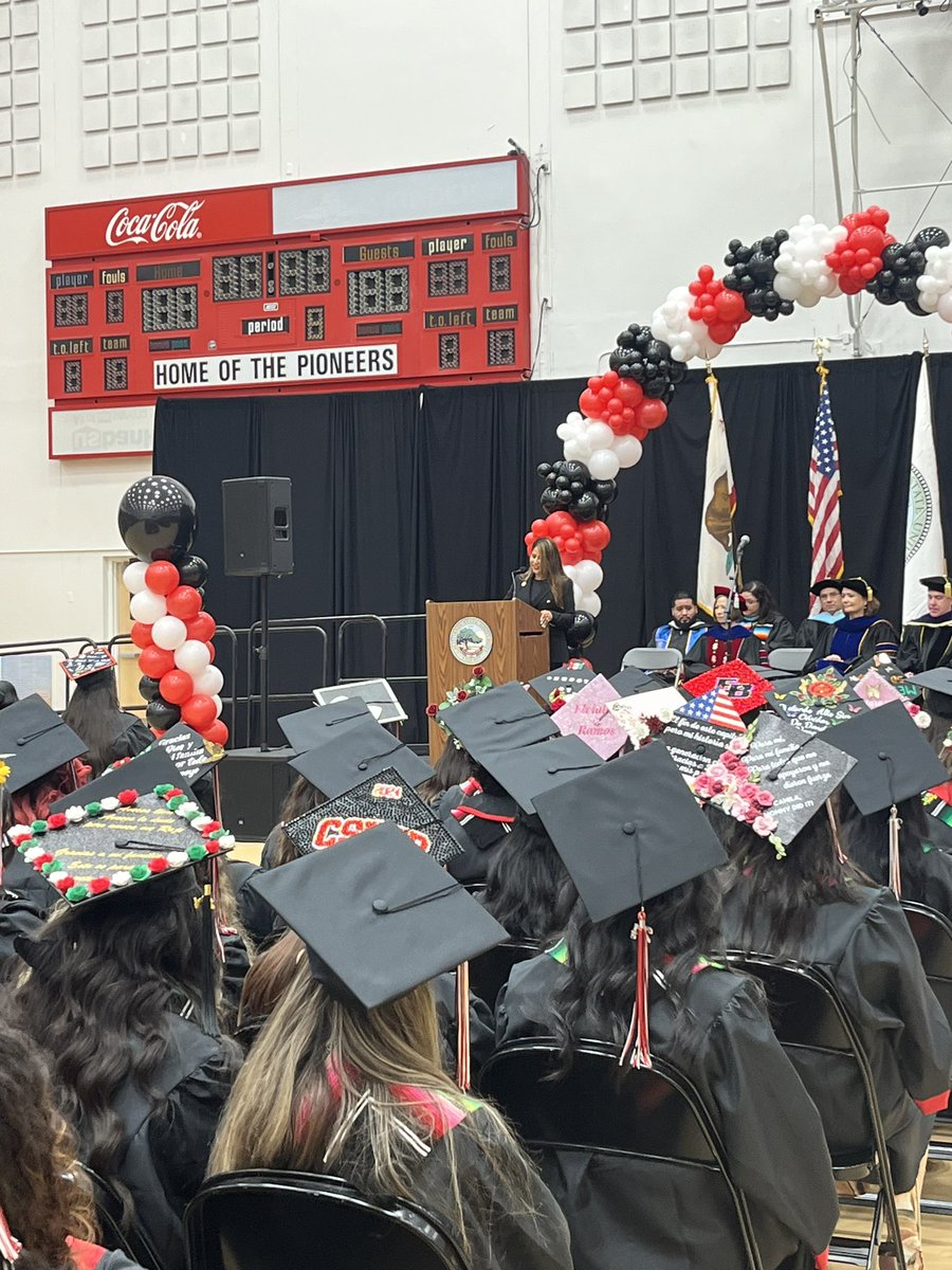 I had the pleasure of being the keynote speaker at the CSUEB Chicanx Latinx Graduation Ceremony. Thank you for letting me share my story with you. I’m here to tell you that si se puede porque si se pudo. Congratulations Class of 2024! @CalStateEastBay #AD20 #CALeg