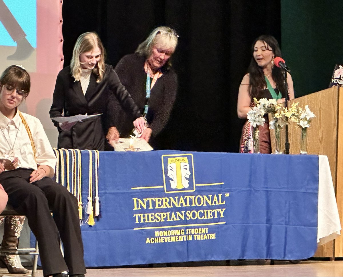 Don’t need to act smart! Congratulations to Sonnett and Summit High students who have the great grades and great acting chops to be in the International Thespian Society!
