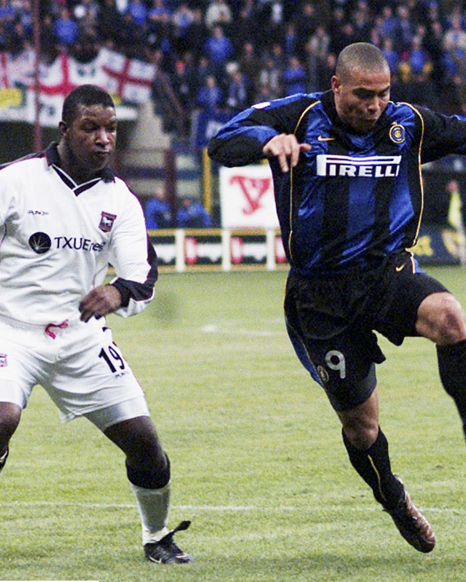 Inter vs Ipswich 01/02 Titus Bramble vs R9