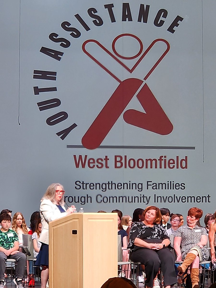wbmslakers's tweet photo. 2024 WB Youth Assistance Awards: Dr.Bazzi honors the members of the WBMS after-school book club. Honorable Judge Lori Savin gave the keynote speech &amp; School Board Treasurer Carol Finkelstein was the emcee for the evening. @wbloomfieldschl @daniahbazzi #onlywb https://t.co/yQh84vtm2J