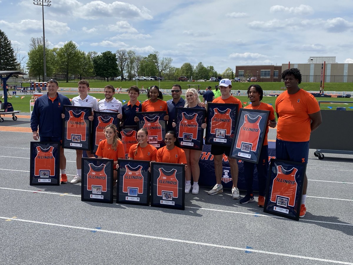 Thanks today to a special group of ⁦@IlliniTrackXC⁩ seniors! This group has led the program through transition and is now pushing us to be champions! The future is bright, thanks to the foundation they have built! #ILL 🔶🔷