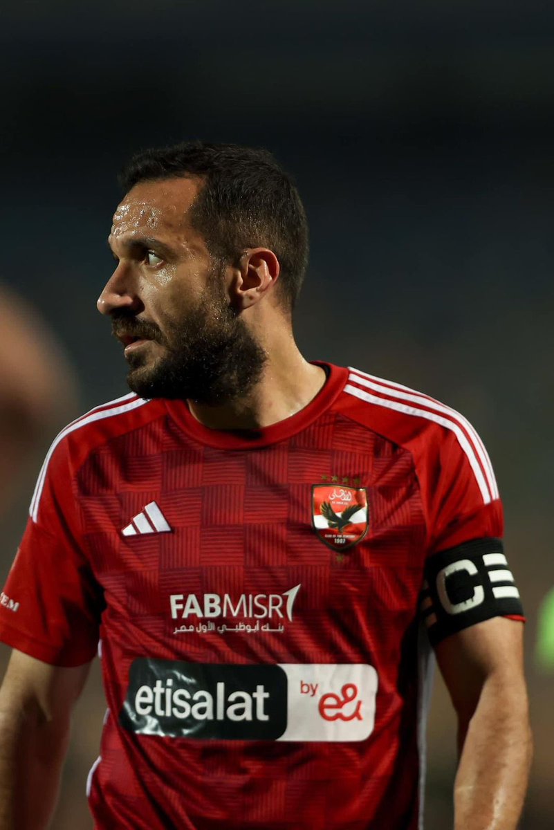 ah_m_ed1907's tweet image. القائد علي معلول
٥ دوري
٤ كأس مصر
٥ سوبر مصري
٣ دوري أبطال أفريقيا
٢ سوبر افريقي
٣ برونزية كأس العالم للأندية
هداف كأس العالم للأندية ٢٠٢٣
أكثر لاعب أجنبي ساهم بأهداف في تاريخ الأندية المصرية ب ١٣٥ مساهمه
تانى اكتر لاعب صناعه فى تاريخ الاهلى ب ٨٣