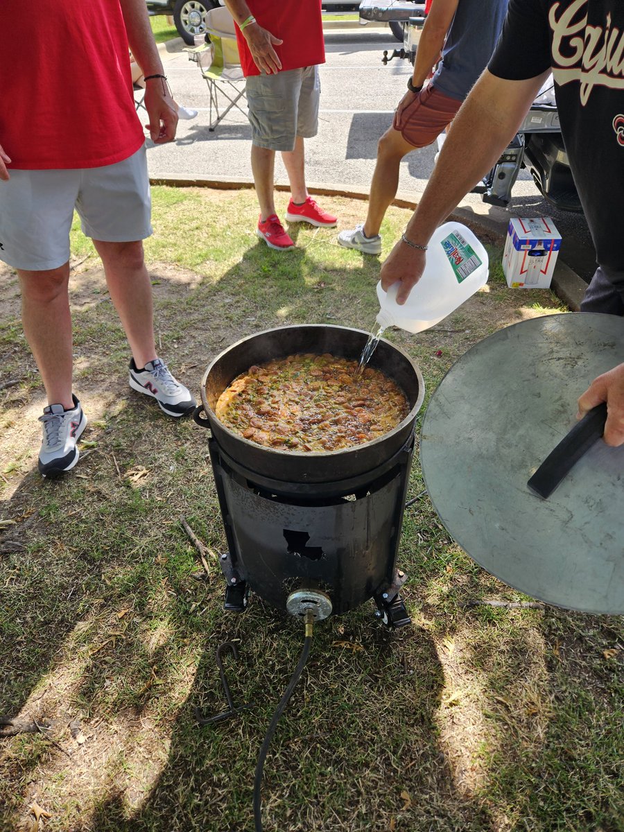 A great morning hanging out with Ragin' Cajuns Baseball Parents!
⚾️ 😋 🥣 
#GeauxCajuns BEAT Troy!