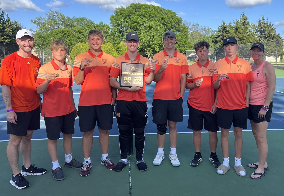 Bulldog Tennis is your Regional Champions. All six athletes qualified for the state tournament next week. Congrats to the players and coaches. #BulldogPride

Singles:
Keith Sanders - 2nd 🥈
Carson Merrick - 4th

Doubles:
Julian/Denney - Champions 🥇
Gregory/McLenon - 4th