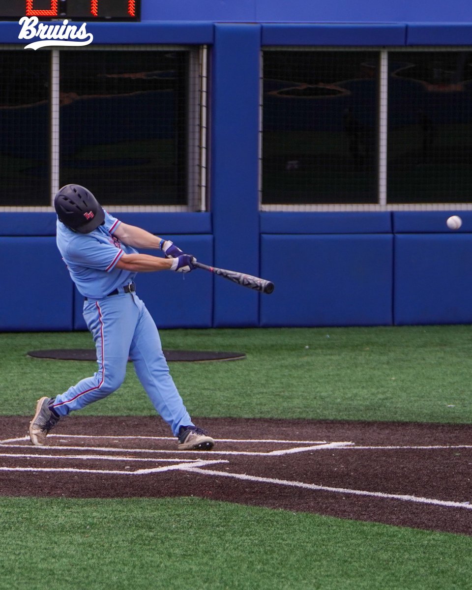 T3 | Max Blessinger cashes in on the payoff pitch and brings in 2 runs! Belmont leads 4-1 #ItsBruinTime