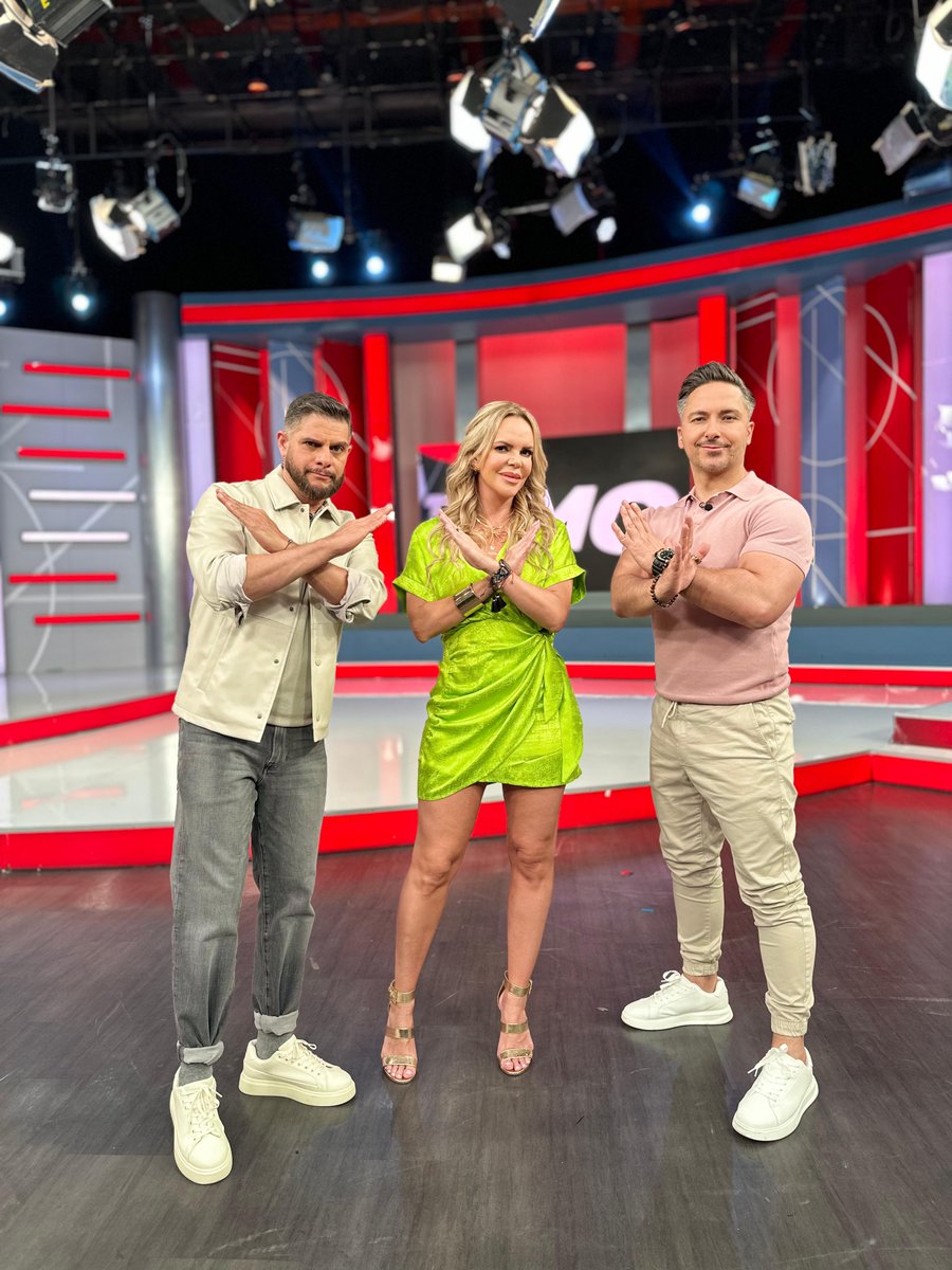 ¡@alinehndz, @ALEXB_BISOGNO y @mercadanterafa te dan la bienvenida a las horas más extremas del fin de semana! 🤩📺 Sintoniza @AztecaUNO y disfruta de una gran tarde con nosotros. 🚨🔥 #AlExtremo EN VIVO AHORA por bit.ly/VivoExtremo