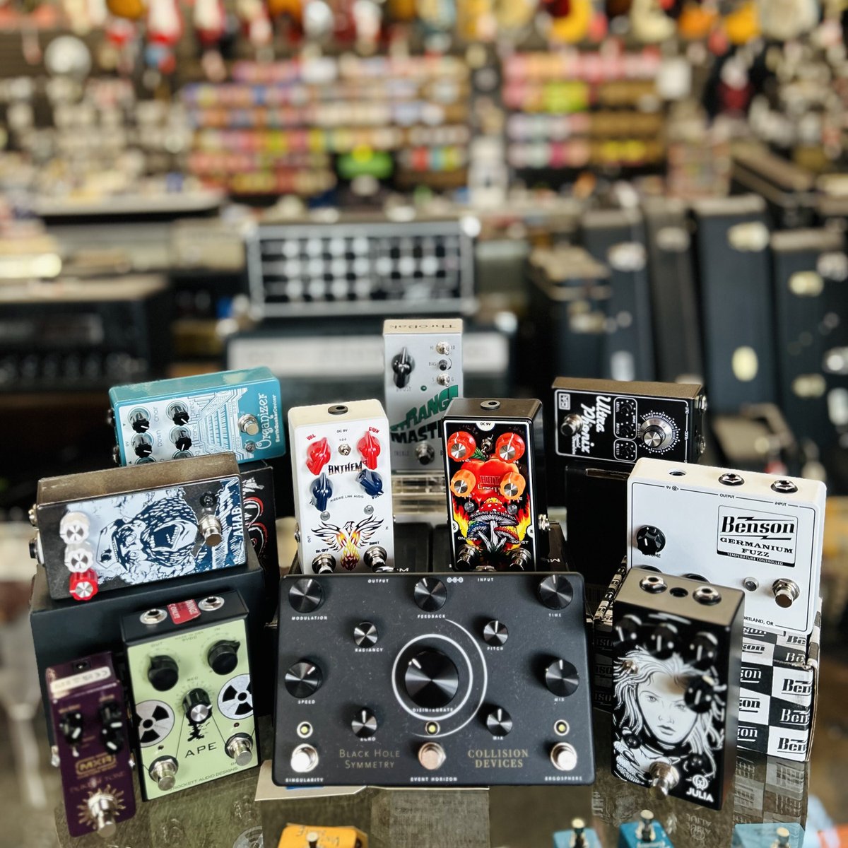 Here's a smattering of Fresh Used Pedals! (not yet on our website) So Stop in to check em out!!
#effectspedals #stompbox #Benson #Earthquakerdevices #jrockettaudio #CollisionDevices #WalrusAudio