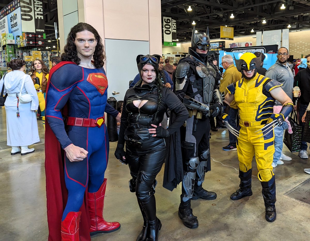 A little multiversal meetup earlier today at FAN EXPO Philadelphia, continuing through tomorrow at the Pennsylvania Convention Center in Center City Philadelphia. #StarWarsDay #FanExpoPhiladelphia #FANEXPOPH24