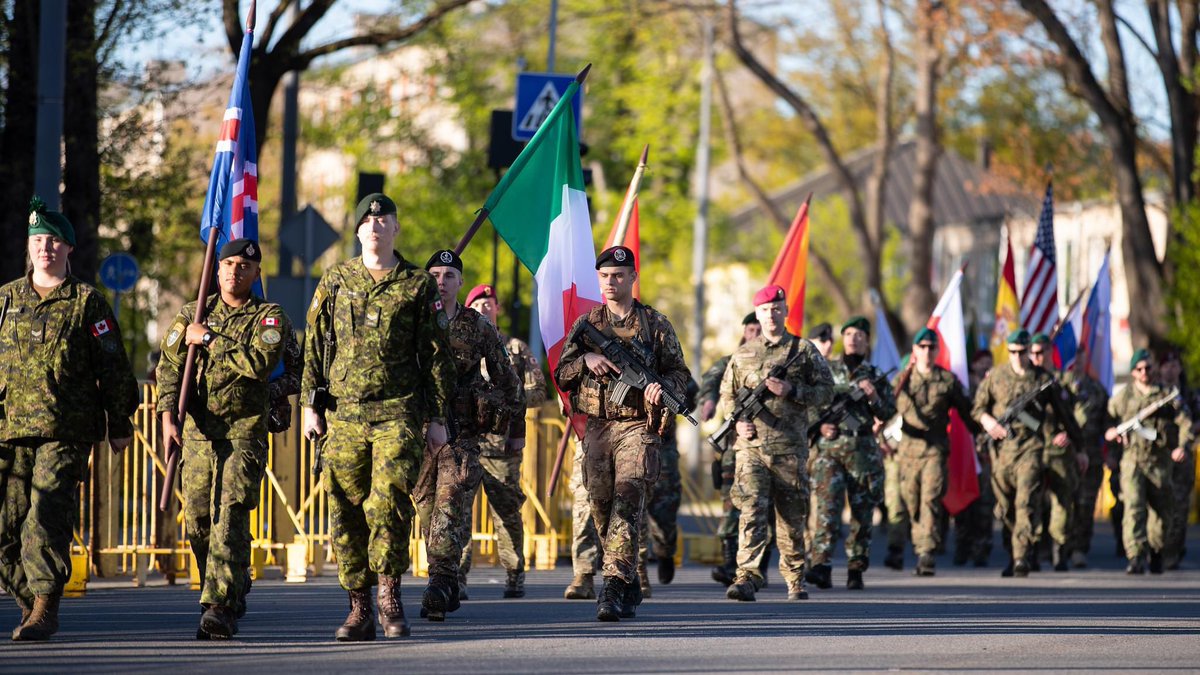 🇱🇻 Today, 13 countries joined #Latvia in celebrating their 34th Restoration of Independence Day! 

The parade featured a @usairforce flyover and @USAFEBAND performance. We are proud to stand shoulder to shoulder with our #StrongAndStrategic Latvian friends, as we have as @NATO…