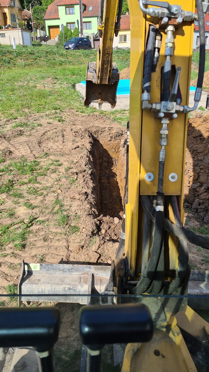 Daniel Charvat tweet media