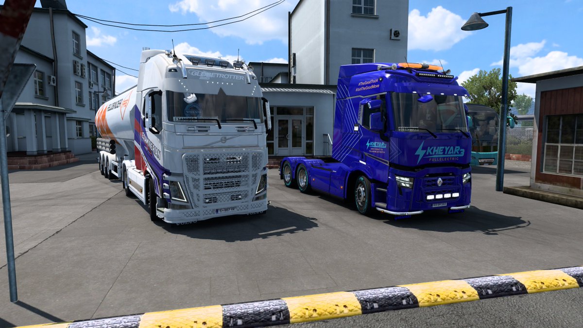 @SCSsoftware
@RenaultTrucksCo
@MohSkinner
@siyann_stuff
#TheGoodTruck #JoinTheGoodMove 
#ETS2
#BestCommunityEver
#RenaultTrucksEvolution
#ETechTrucking

From Munich to Italy over the Alps together with @ExaminerIan, nice relaxing trip!