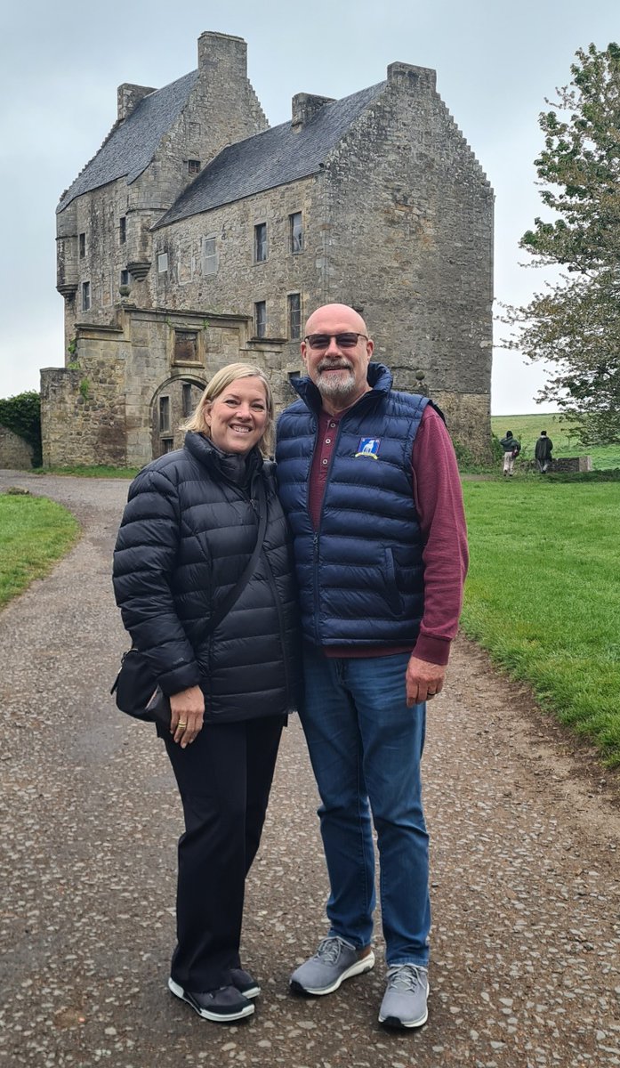 An very busy day for Casey & Ernie from Georgia.  We managed to visit Midhope Castle, Kelpies, Linlithgow Palace, Wallace Monument, Doune Castle & St Conans Kirk! Highlight of the day for Casey?  Meeting Craig from Kiwi & Haggis Tours...

#visitscotland #scotlandv @wayfaringkiwi