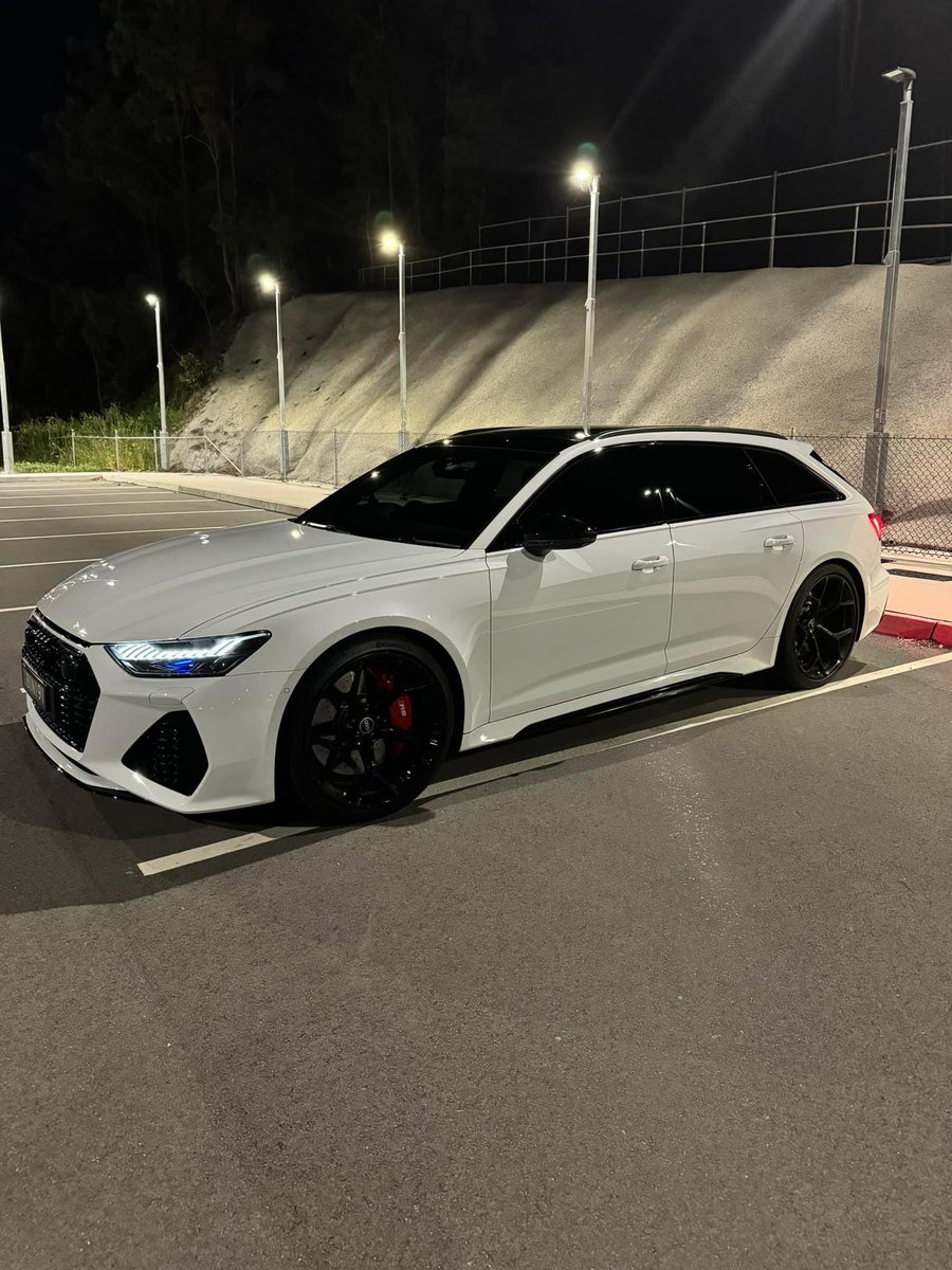 Sledgehammer in Ibis White sitting on top of black alloys, the stone cold @audisouthafrica RS6 Avant .