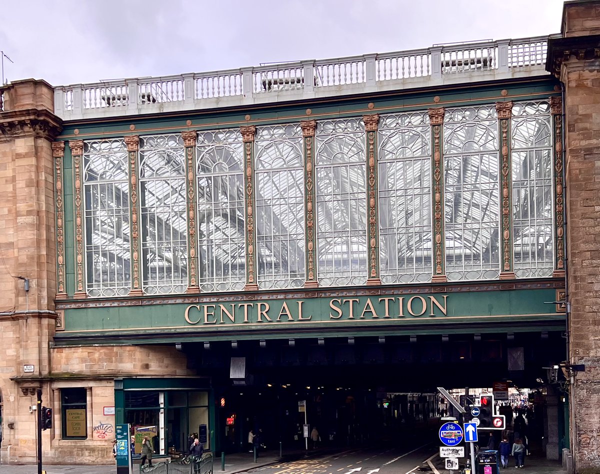 #AlphabetChallenge #WeekU - 'U' is for Umbrella; a glazed bridge at Glasgow Cent. Station is known as the Highlander's Umbrella, as for years from late 19th C to WWI it was beneath it that Gaelic speaking highlanders, relocated to Glasgow for work, would meet up #windowsWednesday