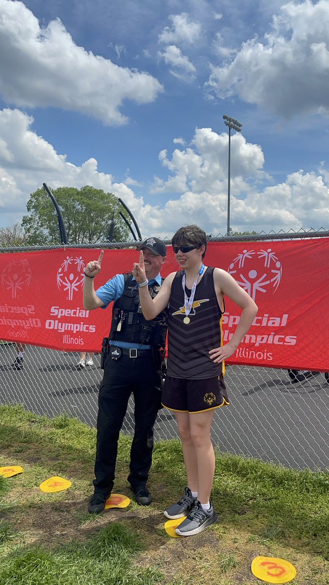 miss_shalashVJA's tweet image. Bringing home some bling after todays regional track meet! ☀️🏆🥇 #SpringGames #CoolSchool #BoltUp 
@AndrewHS_d230 @CHSD230