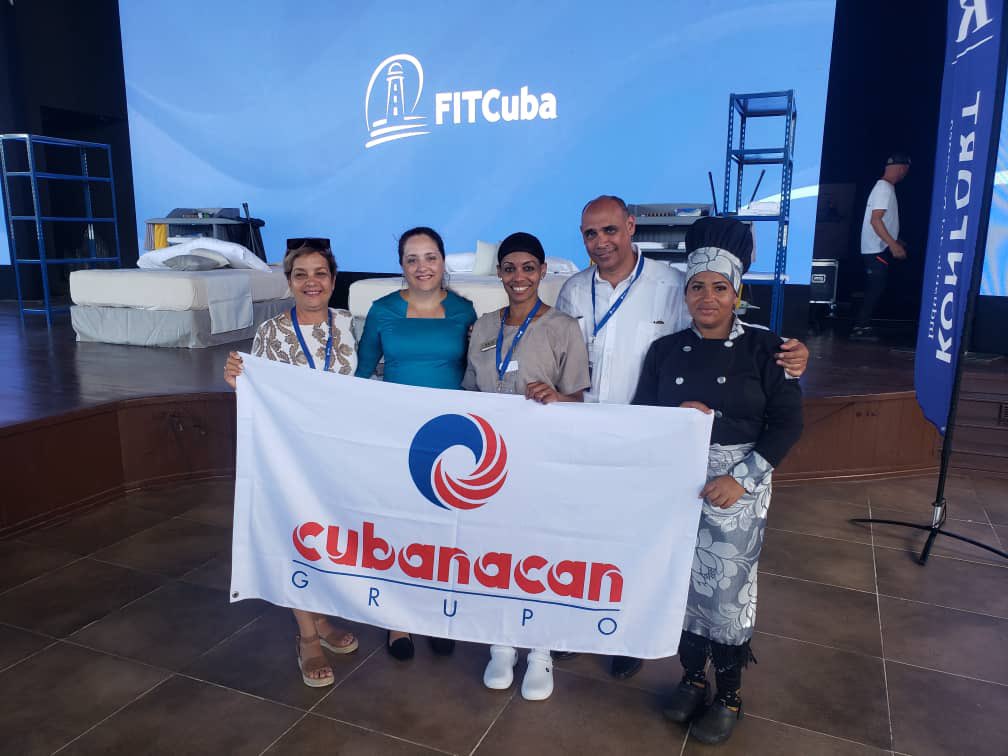 Muchas felicidades a esa talentosa camarera!!! #Cubanacan acumula gran número de #exitosos profesionales en cada ámbito...
.
.
.
.
.
#exitos #FITCuba2024 #logros #cuba