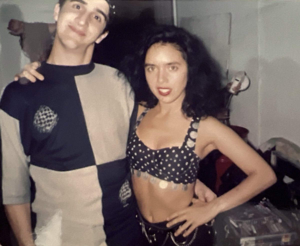 La foto que encontré con <a href="/tweetygonzalez2/">Tweety Gonzalez</a> !
No se si es el show en Punta del Este con <a href="/sodastereo/">Soda Stereo</a> (por la ropa , digo)