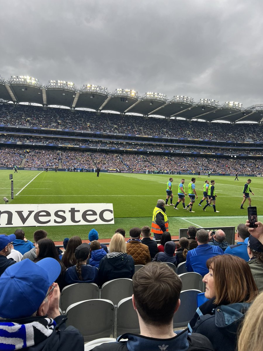 WilliamRyland3's tweet photo. The heart wouldn’t be well after that 2nd half! To the final!! COYBIG!!
#LEIvNOR #InvestecChampionsCup
#LondonsCalling 💙 https://t.co/z99OcoWg17